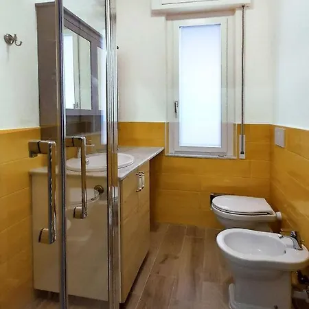 Casa Magritte Vicino A Ospedale E Spiaggia Apartment *
